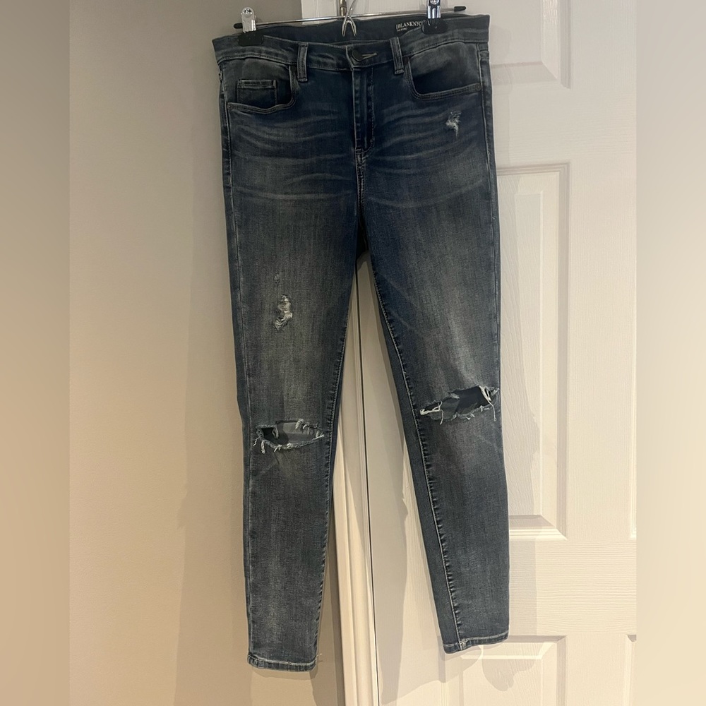 Women’s Blank NYC distressed mid rise skinny jeans